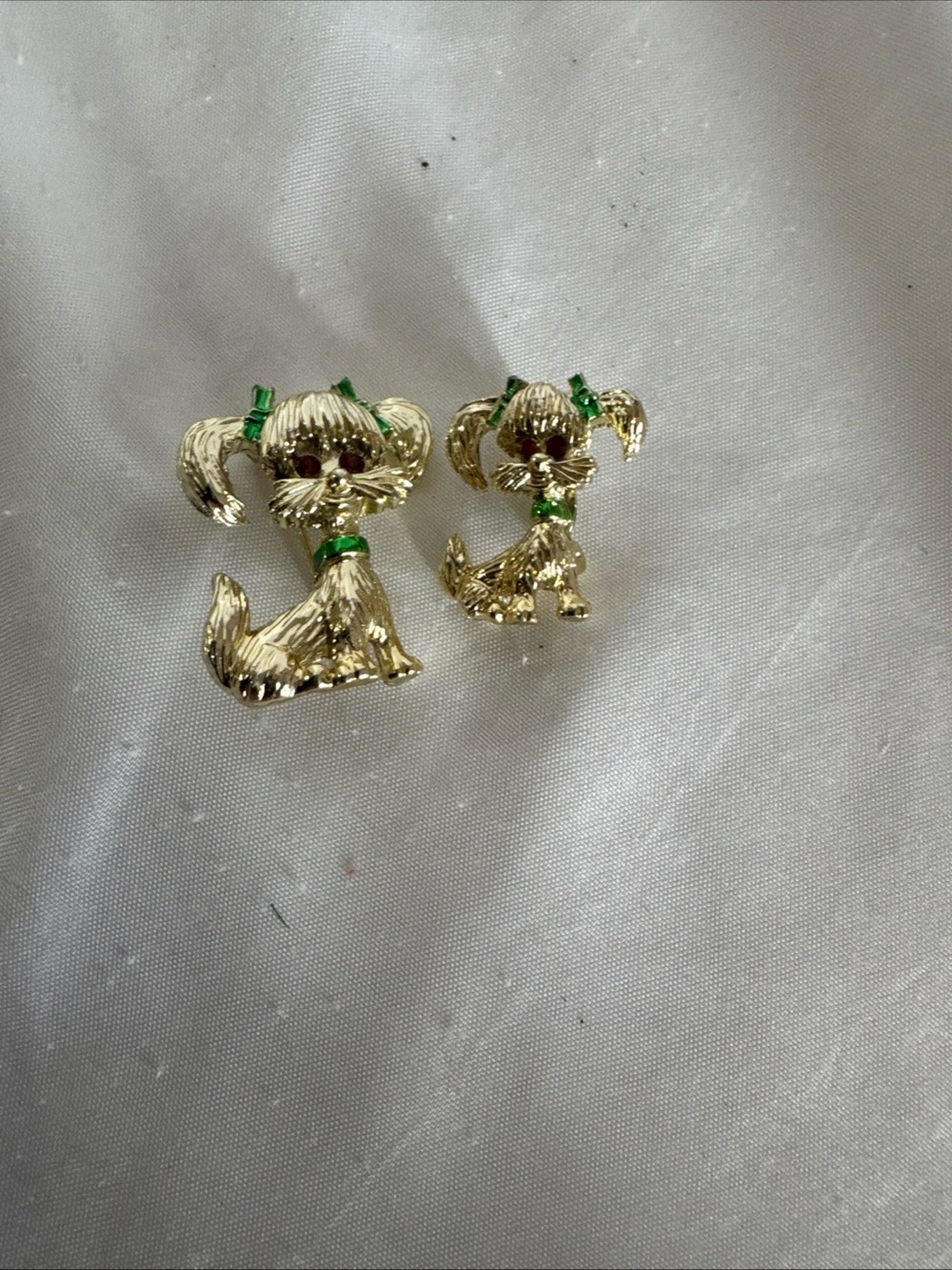 Pair of vintage Gerry's vintage costume jewelry puppy dog pins